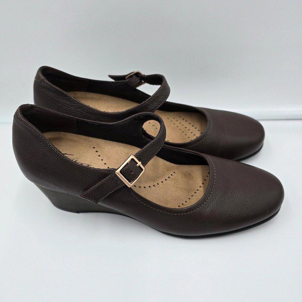 TROTTERS Mary Jane Shoes